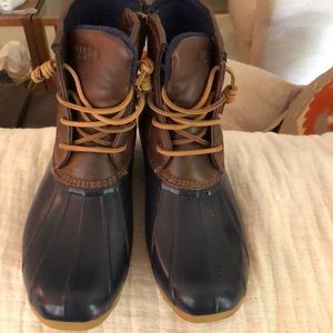 Women’s or big girl’s Sperry Duckboots